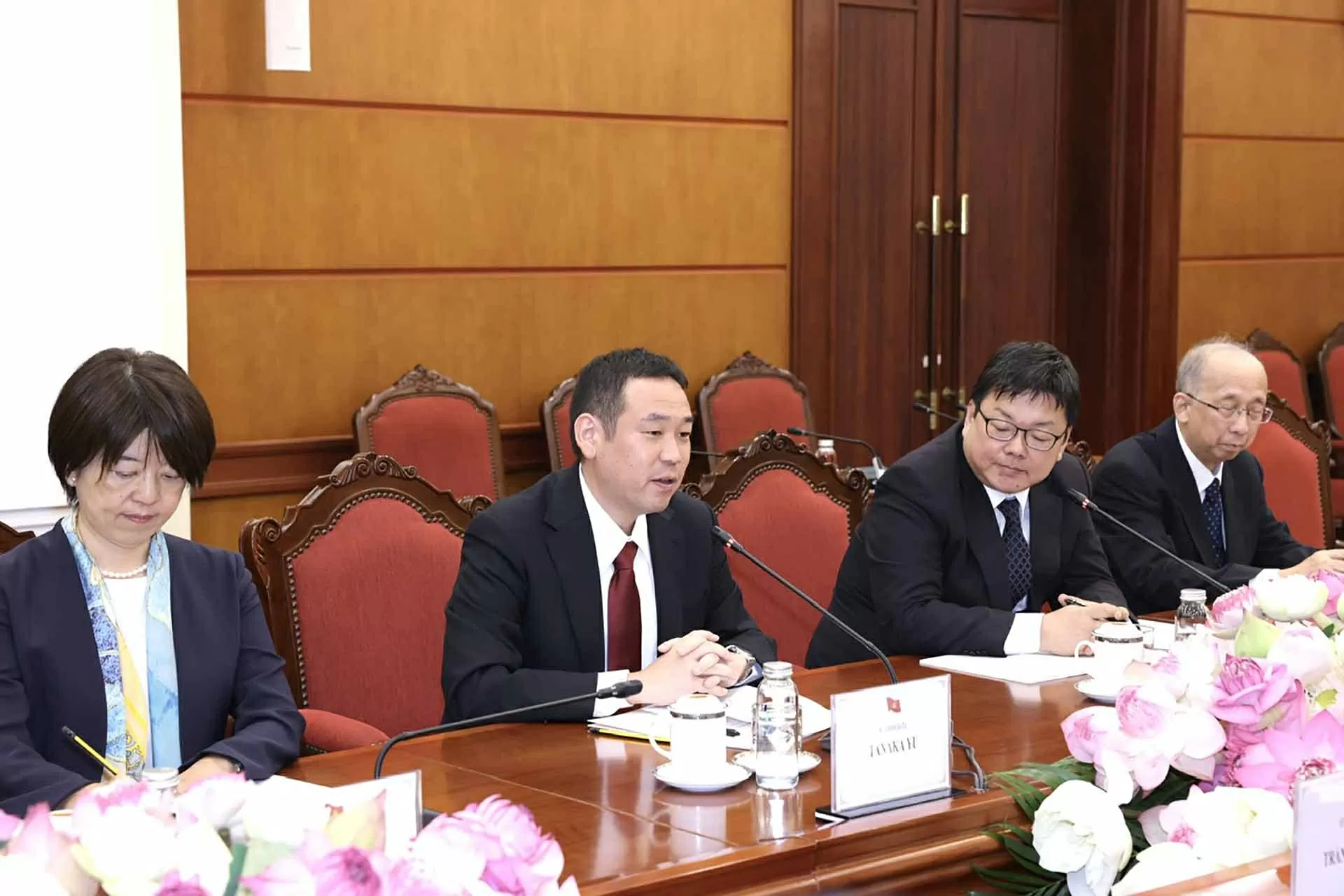 Thường trực Ban Bí thư Trần Cẩm Tú tiếp Trưởng đoàn đại biểu Đảng Cộng sản Nhật Bản