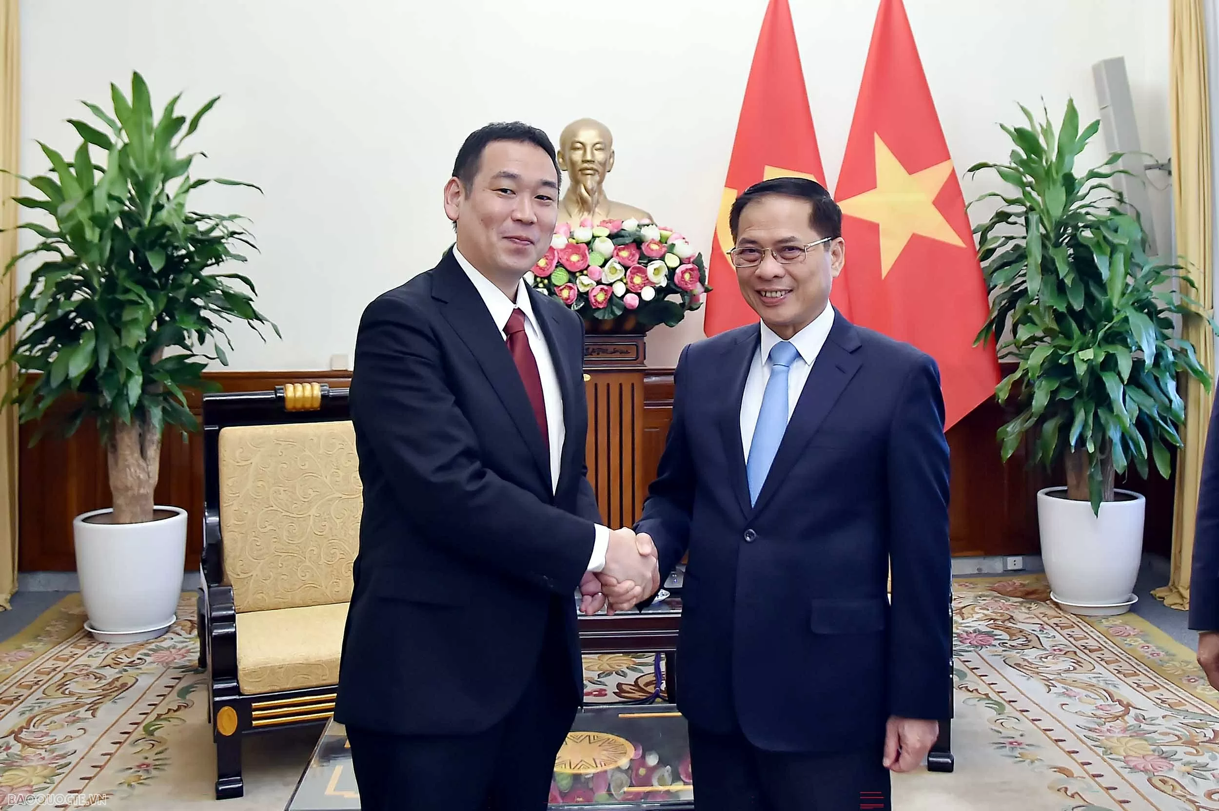 Phó Thủ tướng, Bộ trưởng Ngoại giao Bùi Thanh Sơn iếp Đoàn đại biểu Đảng Cộng sản Nhật Bản Nâng quan hệ giữa Đảng Cộng sản Việt Nam và Đảng Cộng sản Nhật Bản lên tầm cao mới