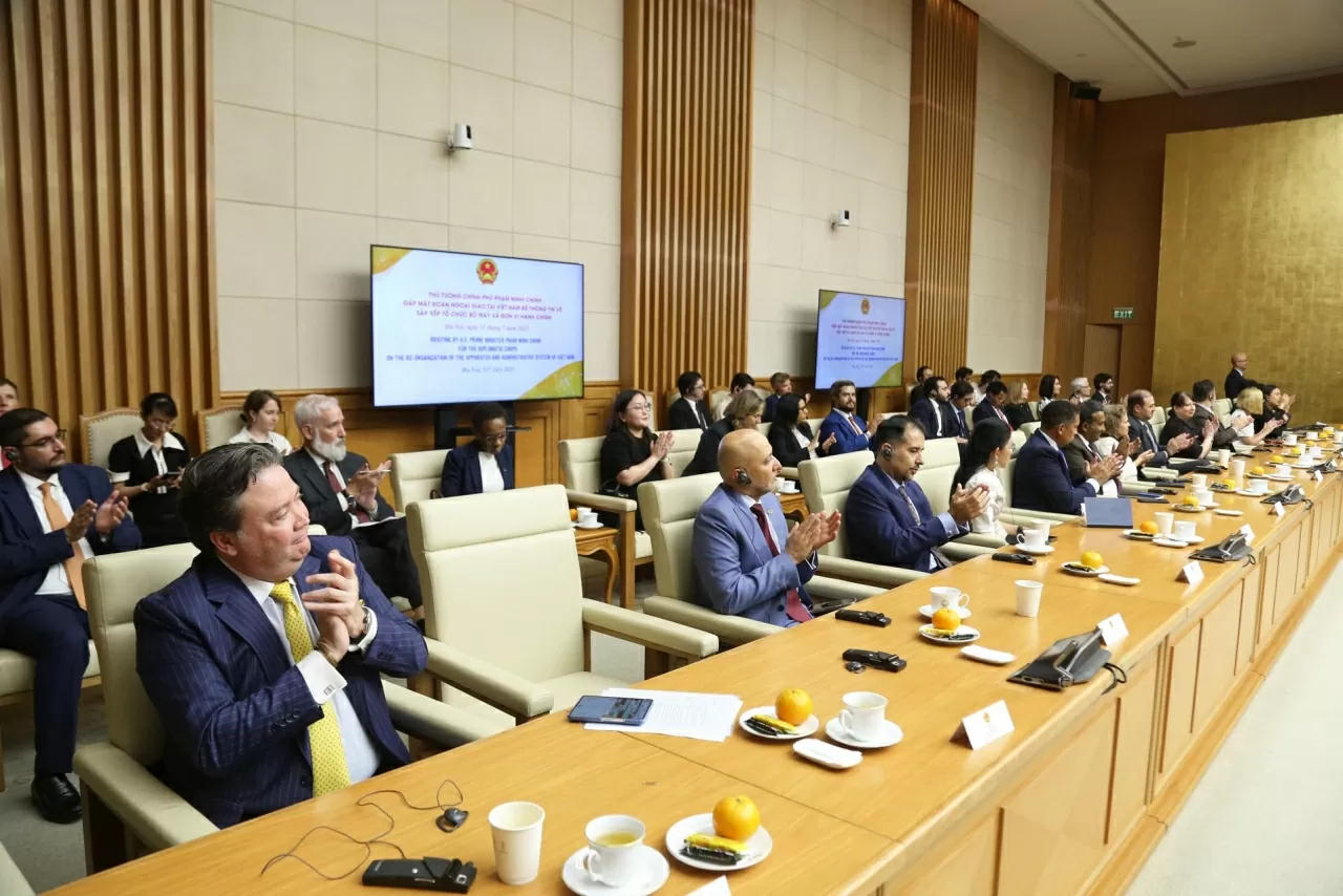 Buổi gặp mặt có sự tham dự của ; hơn 80 Đại sứ, Phó đại sứ, Đại biện, đại diện các nước, tổ chức quốc tế tại Hà Nội. (Ảnh: Thành Long)