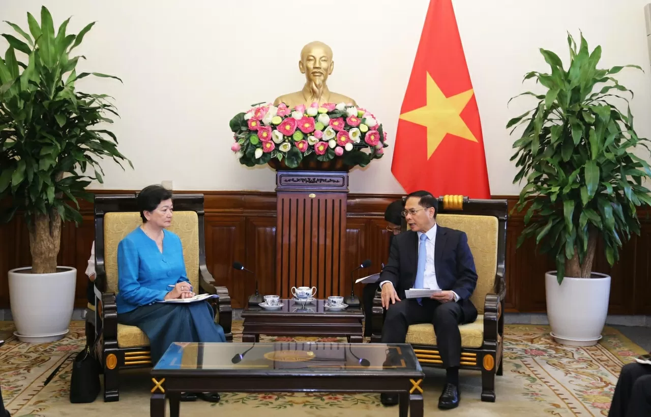 Phó Thủ tướng, Bộ trưởng Ngoại giao Bùi Thanh Sơn cho biết Việt Nam sẵn sàng đón Lãnh đạo Campuchia sang dự lễ kỷ niệm 80 năm ngày Quốc khánh nước Cộng hòa xã hội chủ nghĩa Việt Nam. (Ảnh: Thành Long) Phó Thủ tướng, Bộ trưởng Ngoại giao Bùi Thanh Sơn cho biết Việt Nam sẵn sàng đón Lãnh đạo Campuchia sang dự lễ kỷ niệm 80 năm ngày Quốc khánh nước Cộng hòa xã hội chủ nghĩa Việt Nam. (Ảnh: Thành Long)