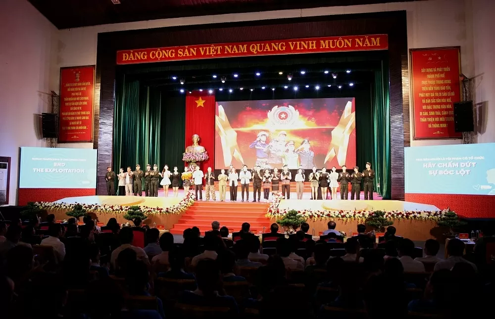 Hành động quyết liệt của Chính phủ và nhân dân Việt Nam trong phòng, chống mua bán người Hành động quyết liệt của Chính phủ và nhân dân Việt Nam trong phòng, chống mua bán người
