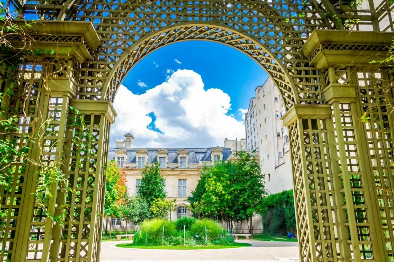 Du lịch châu Âu: 10 khu vườn bí mật tuyệt đẹp giữa lòng các thành phố lớn