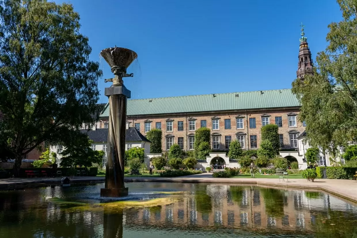 Du lịch châu Âu: 10 khu vườn bí mật tuyệt đẹp giữa lòng các thành phố lớn