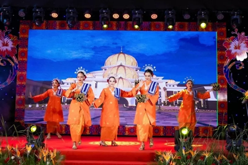 Một tiết mục múa mang đậm nét văn hóa của Malaysia tại Lễ khai mạc (Ảnh: Bảo Lan)