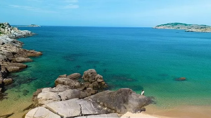 ‘Hẹn hò’ với biển xanh Vĩnh Hy