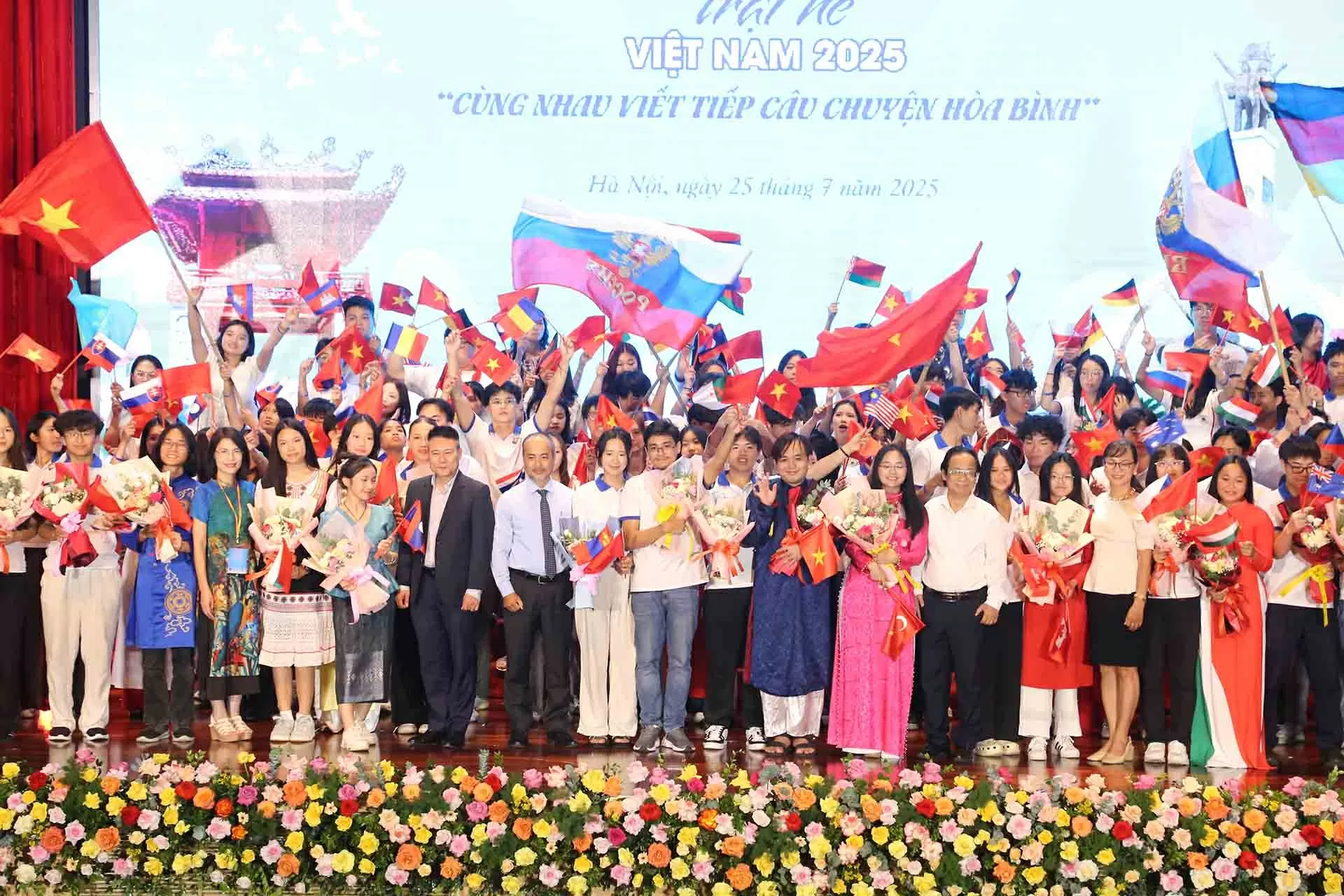 Luật Quốc tịch sửa đổi: Tín hiệu đón chào hồi hương Luật Quốc tịch sửa đổi: Tín hiệu đón chào hồi hương