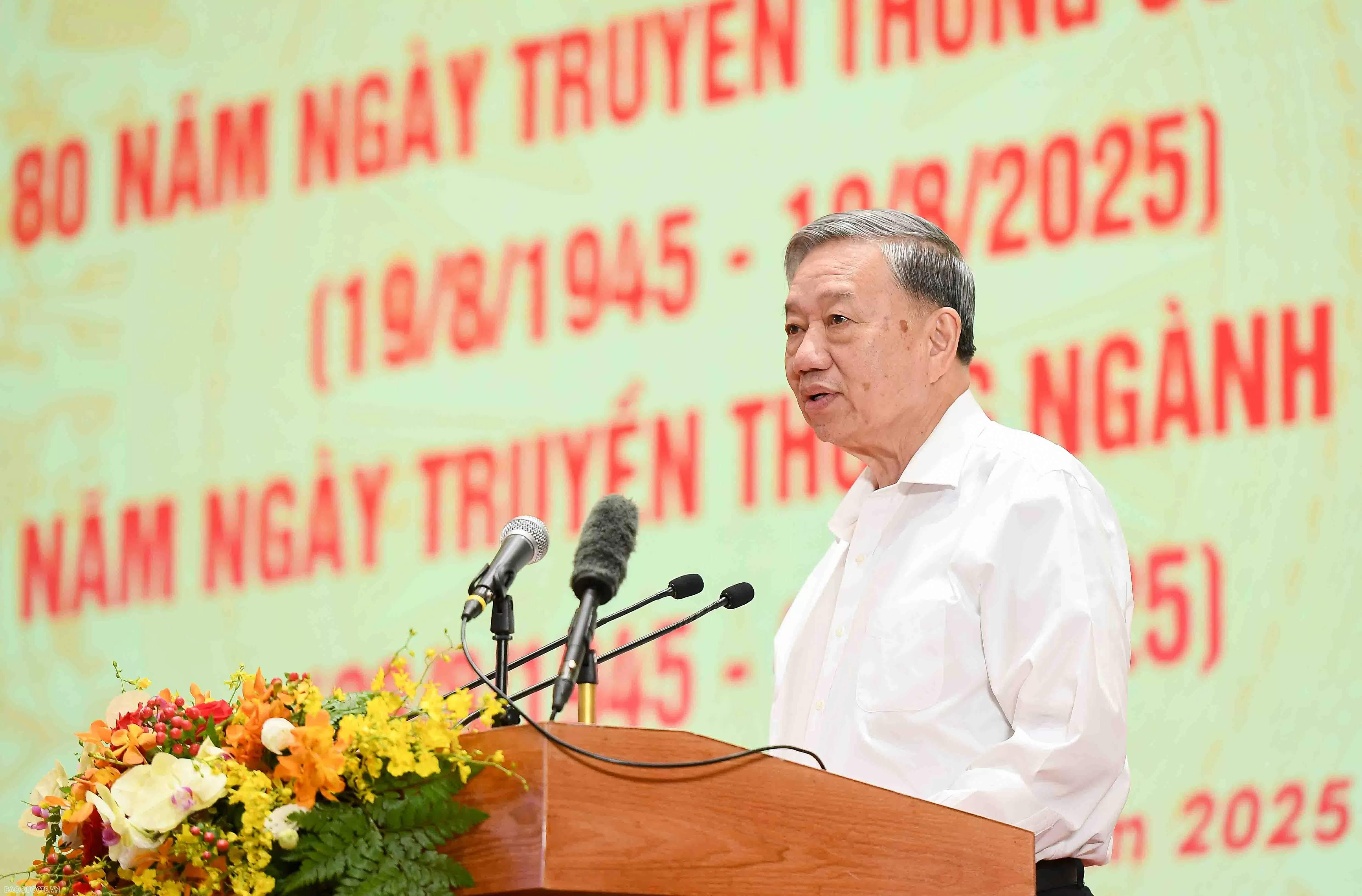 Tổng Bí thư Tô Lâm phát biểu chúc mừng tại buổi gặp mặt. (Ảnh: Hoàng Hồng) Tổng Bí thư Tô Lâm: Đất nước có được hòa bình, có được ổn định thì mới có vị thế