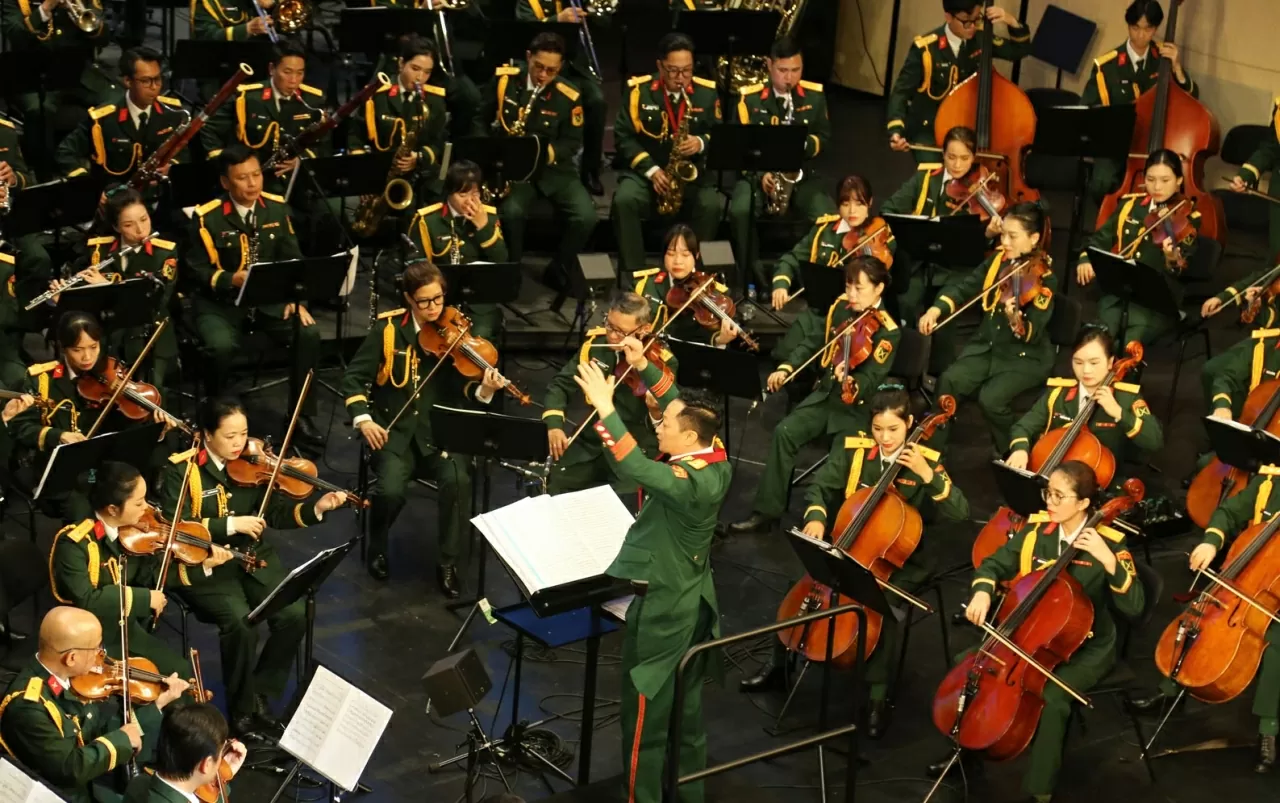 Bản trường ca vang mãi - Chào mừng kỷ niệm 80 năm Ngày truyền thống ngành Công an và Ngoại giao