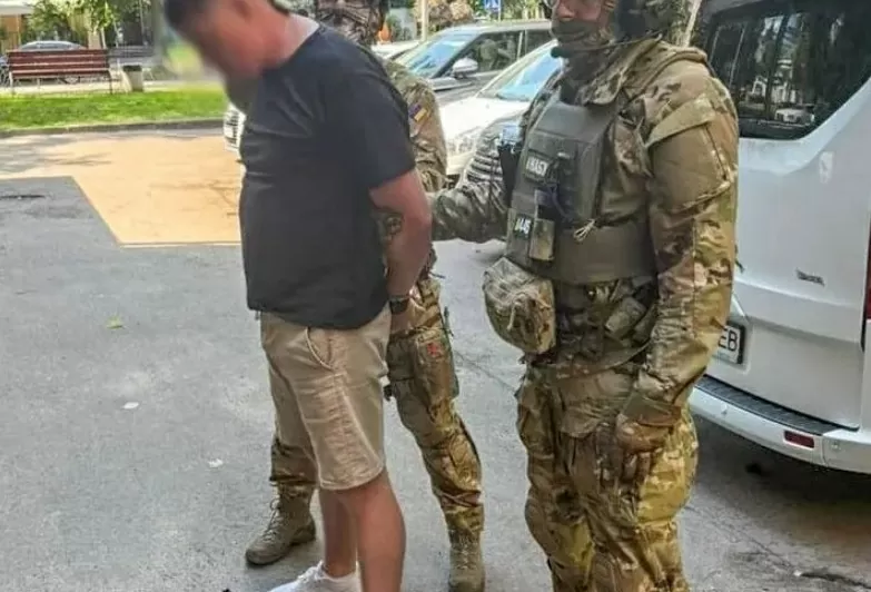 Ukraine triệt phá đường dây tham nhũng quy mô lớn về quốc phòng Ukraine triệt phá đường dây tham nhũng quy mô lớn về quốc phòng