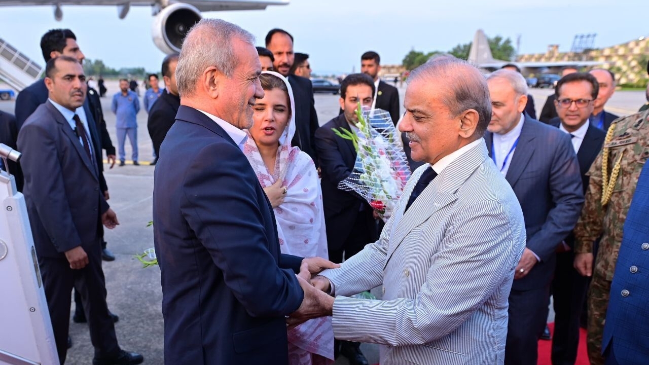 Tổng thống Iran thăm chính thức Pakistan, kêu gọi đoàn kết người Hồi giáo toàn thế giới