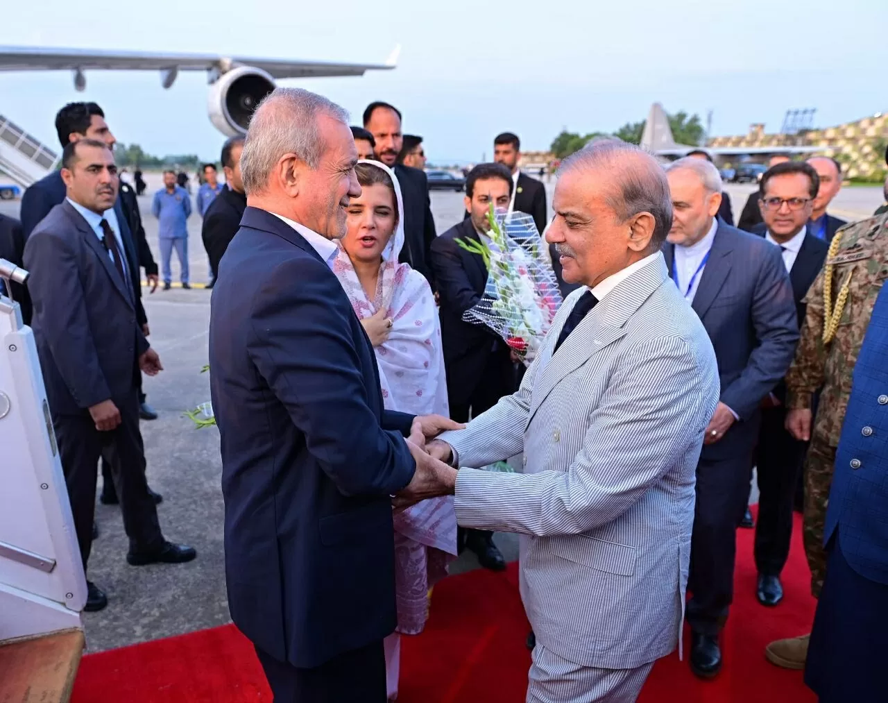 Tổng thống Iran thăm chính thức Pakistan, kêu gọi đoàn kết người Hồi giáo toàn thế giới Tổng thống Iran thăm chính thức Pakistan, kêu gọi đoàn kết người Hồi giáo toàn thế giới