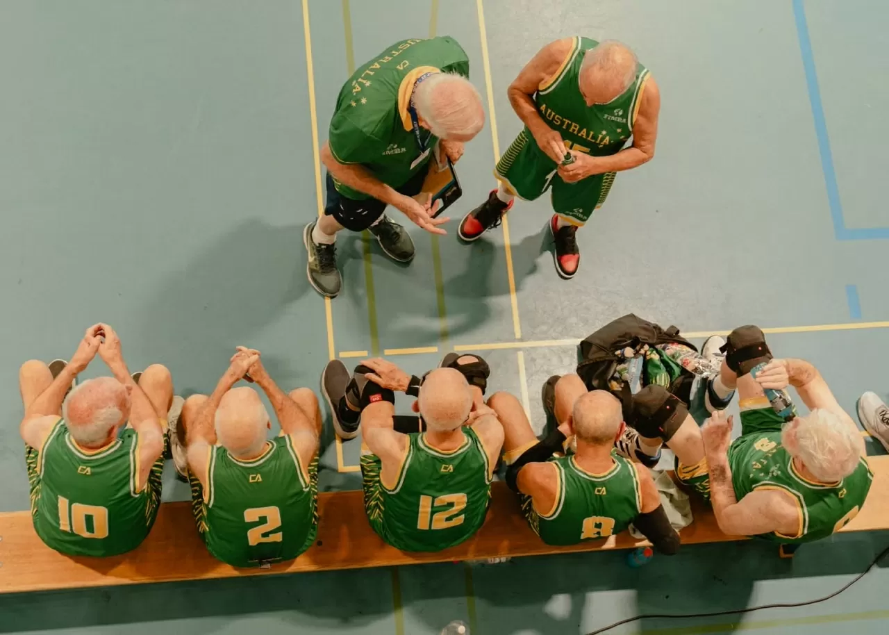 Độc đáo đội bóng rổ U90 của Australia