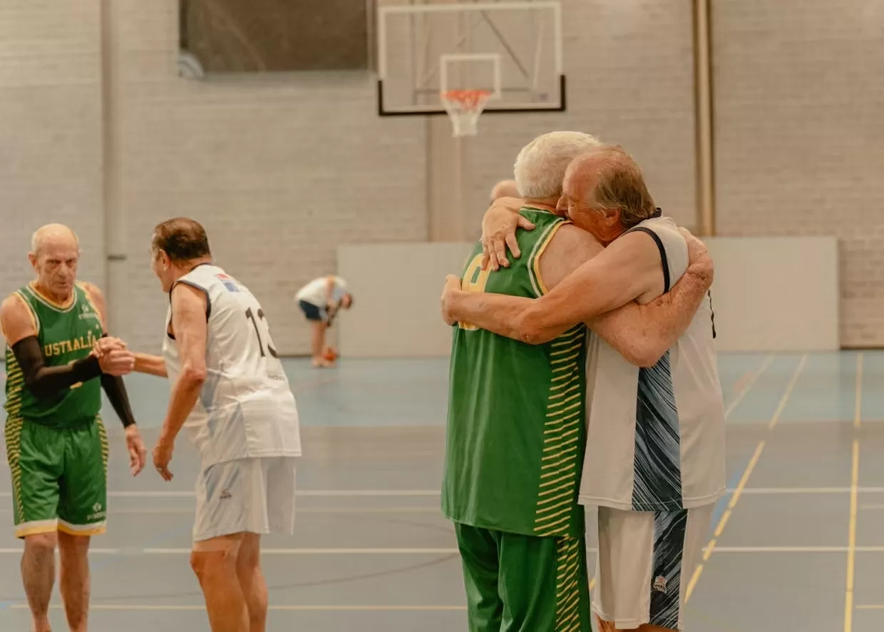 Độc đáo đội bóng rổ U90 của Australia