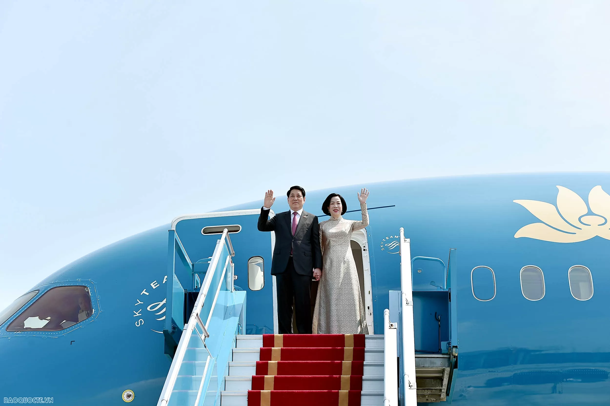 Chủ tịch nước Lương Cường đến Cairo, bắt đầu chuyến thăm Ai Cập