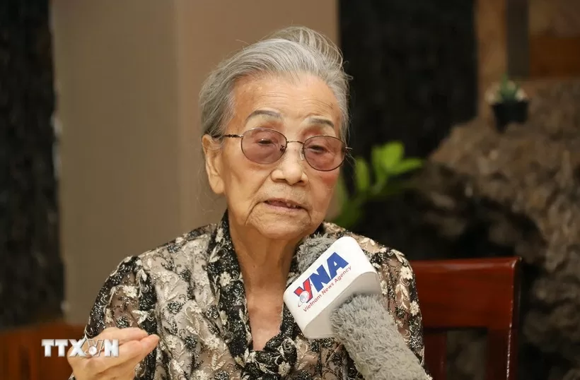 Giữ lửa tiếng Việt nơi đất Lào: Câu chuyện bốn thế hệ sống xa quê hương Giữ lửa tiếng Việt nơi đất Lào: Câu chuyện bốn thế hệ sống xa quê hương