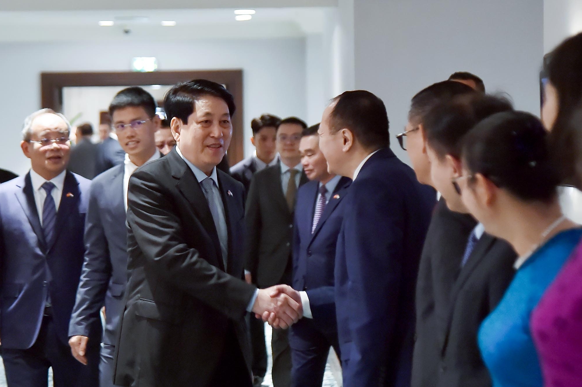 chu tich nuoc luong cuong gap cac dai su viet nam tai chau phi day manh trien khai duong loi doi ngoai nang tam quan he viet nam chau phi