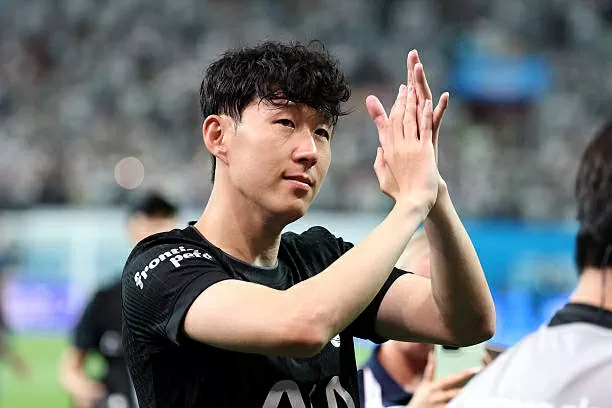 CHÙM ẢNH: Son Heung Min rớt nước mắt chia tay Tottenham CHÙM ẢNH: Son Heung Min rớt nước mắt chia tay Tottenham