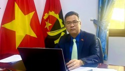 Đại sứ Dương Chính Chức trả lời truyền thông địa phương Angola về Đại hội XIV của Đảng