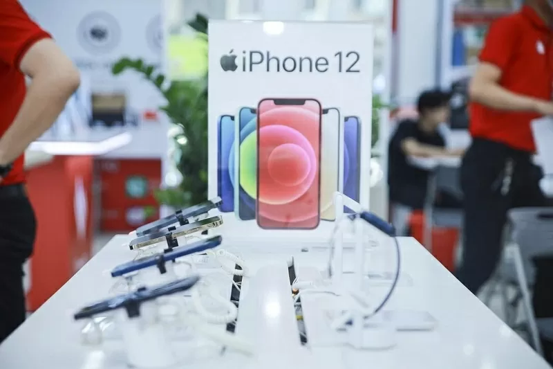 Bộ đôi iPhone 11 và iPhone 12 của Apple nhận được nhiều sự quan tâm của người dùng nhờ mức giá dễ tiếp cận
