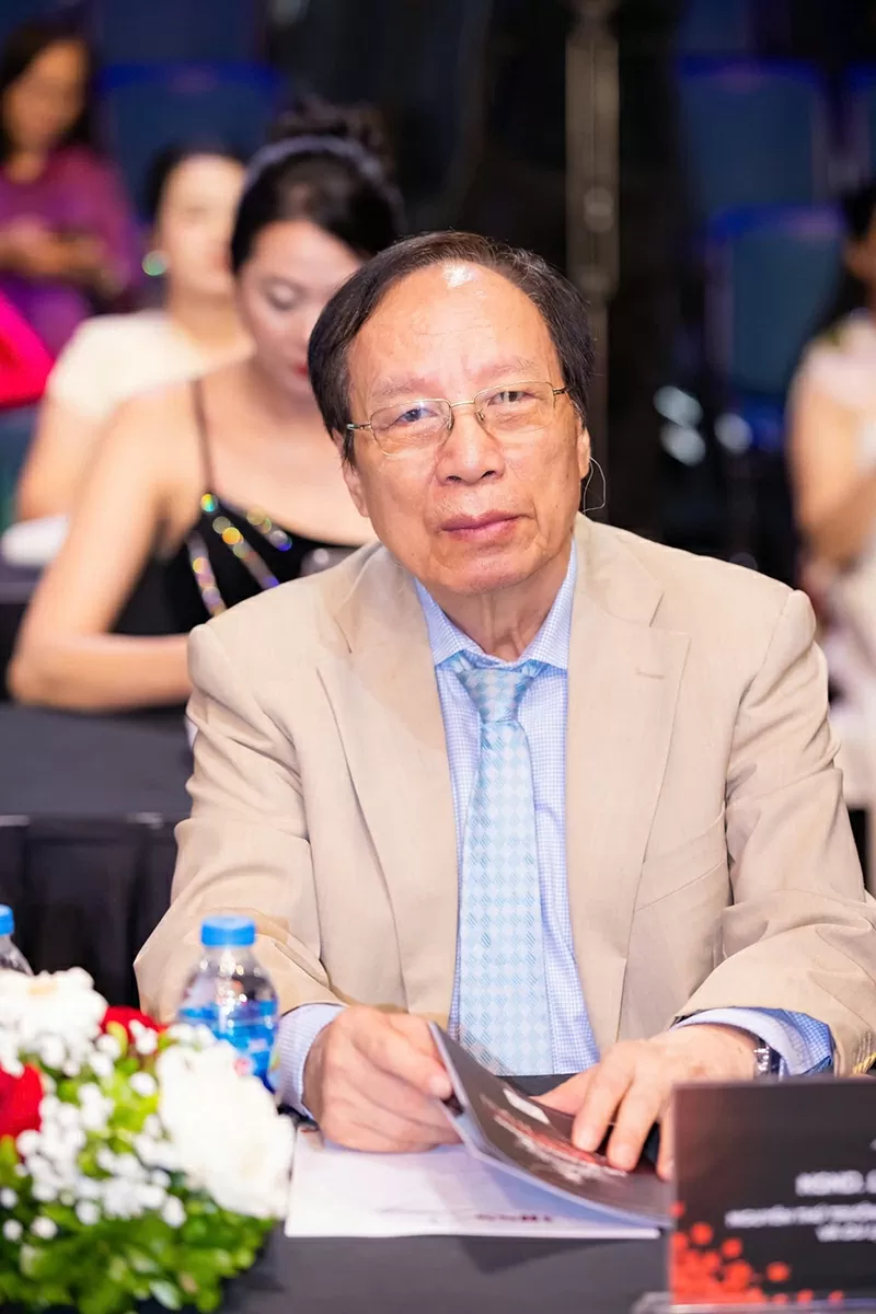 Nguyên Thứ trưởng Bộ Văn hóa, Thể thao và Du lịch Lê Tiến Thọ.