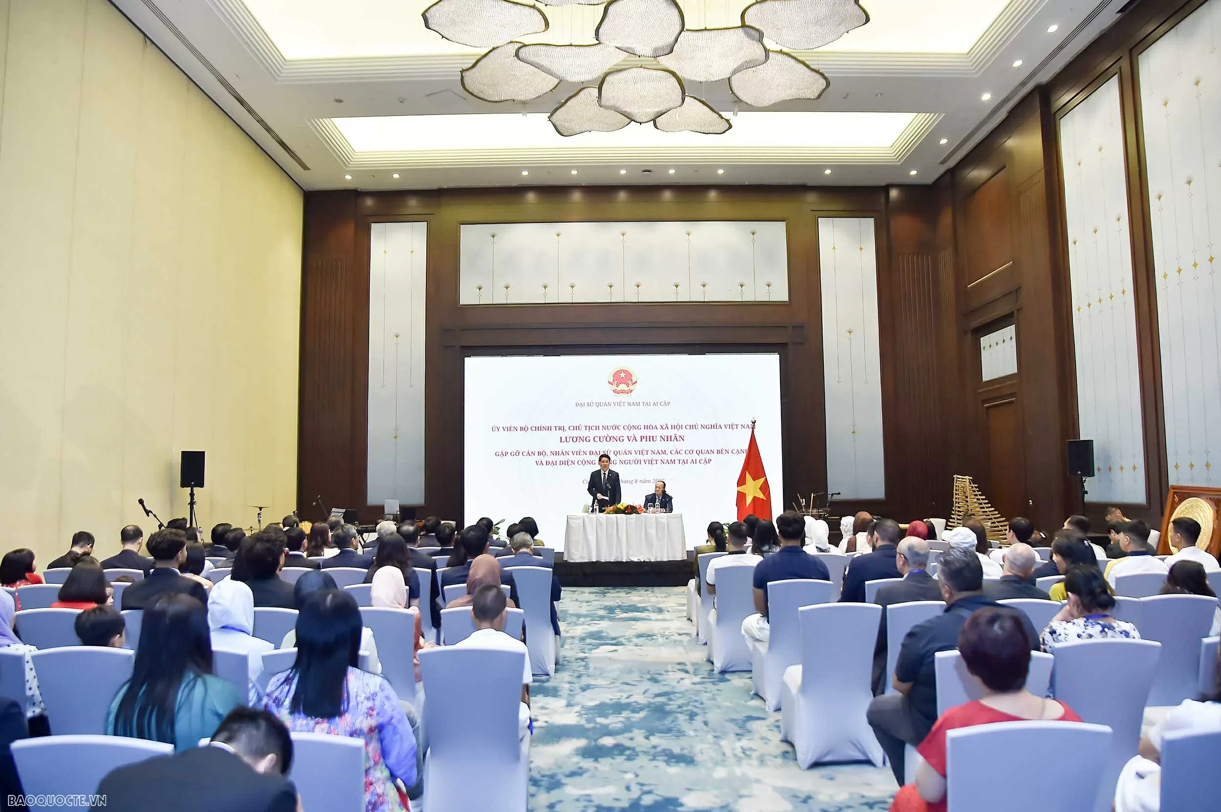 Chủ tịch nước Lương Cường gặp mặt Đại sứ quán và cộng đồng người Việt Nam tại Ai Cập