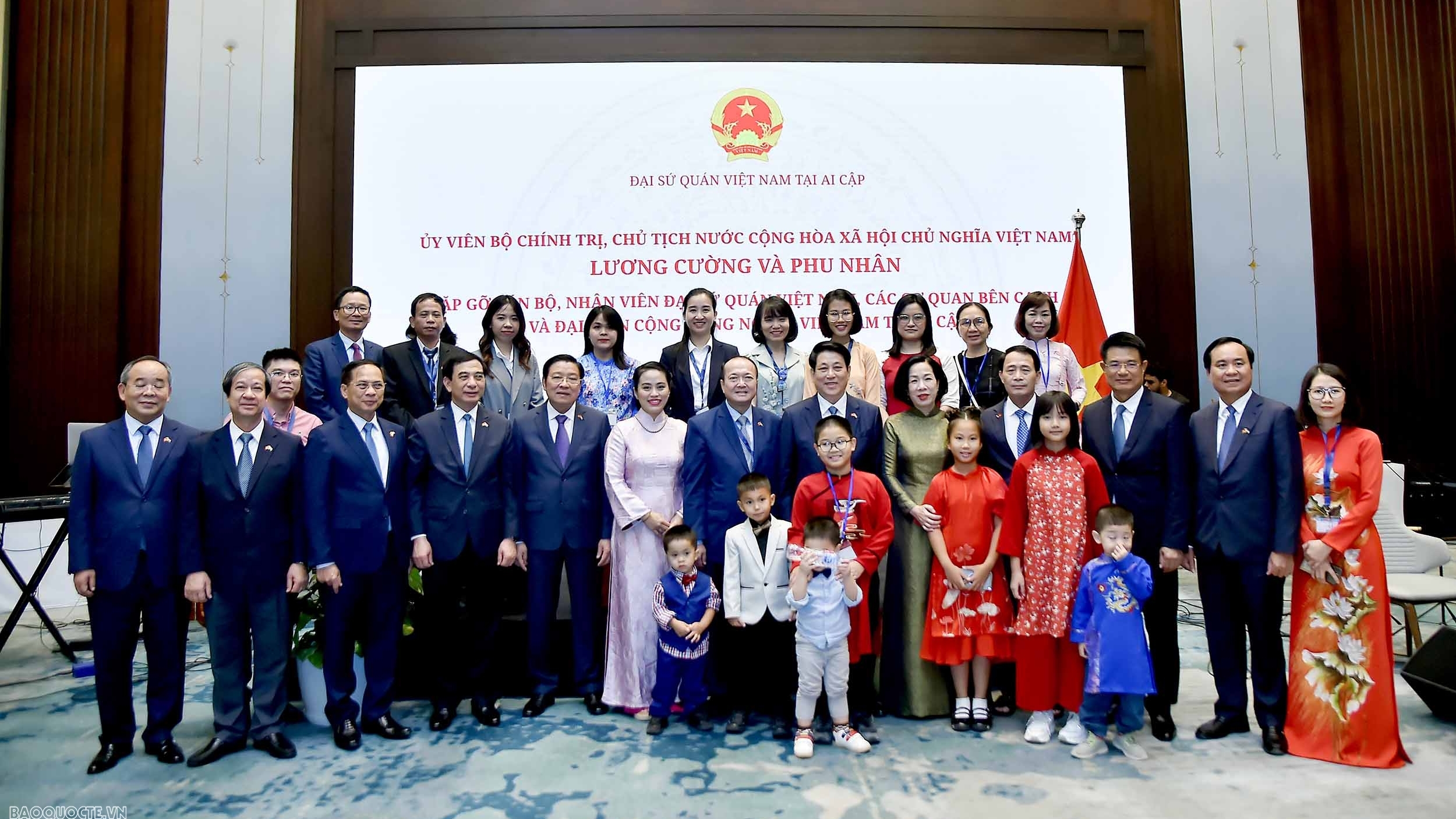 chu tich nuoc luong cuong gap mat dai su quan va cong dong nguoi viet nam tai ai cap