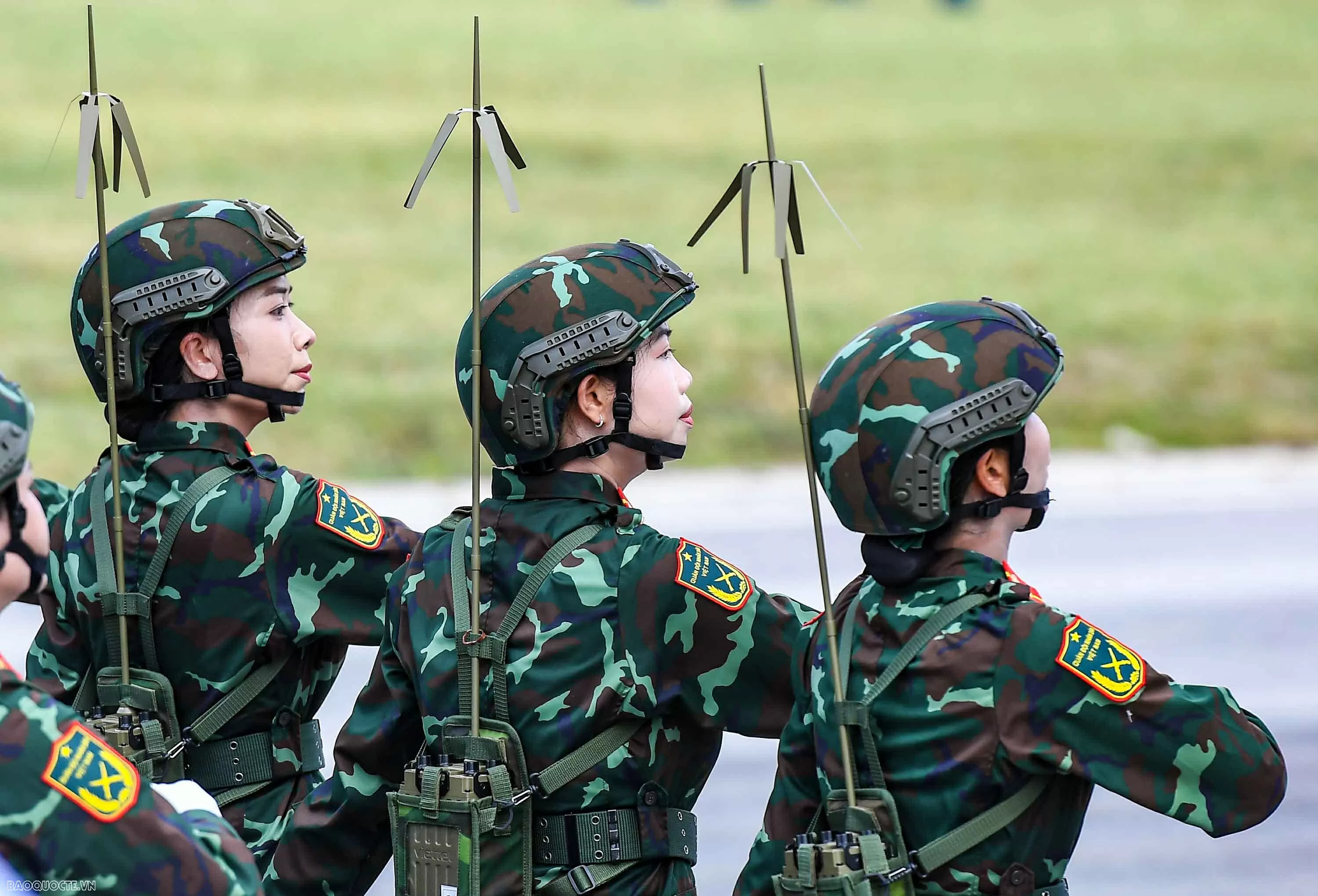 Chiến sĩ diễu binh vượt nắng, thắng mưa luyện tập