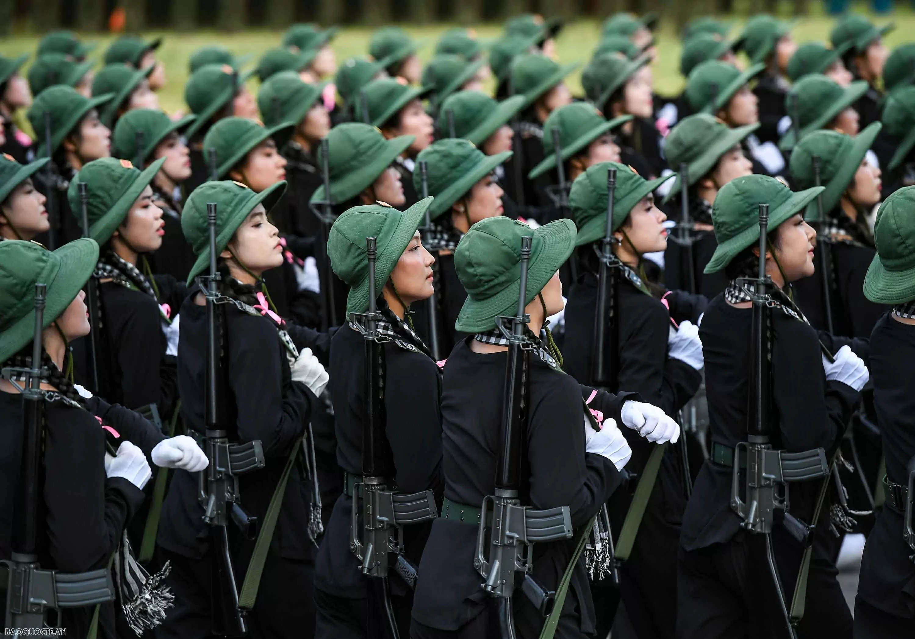 Chiến sĩ diễu binh vượt nắng, thắng mưa luyện tập