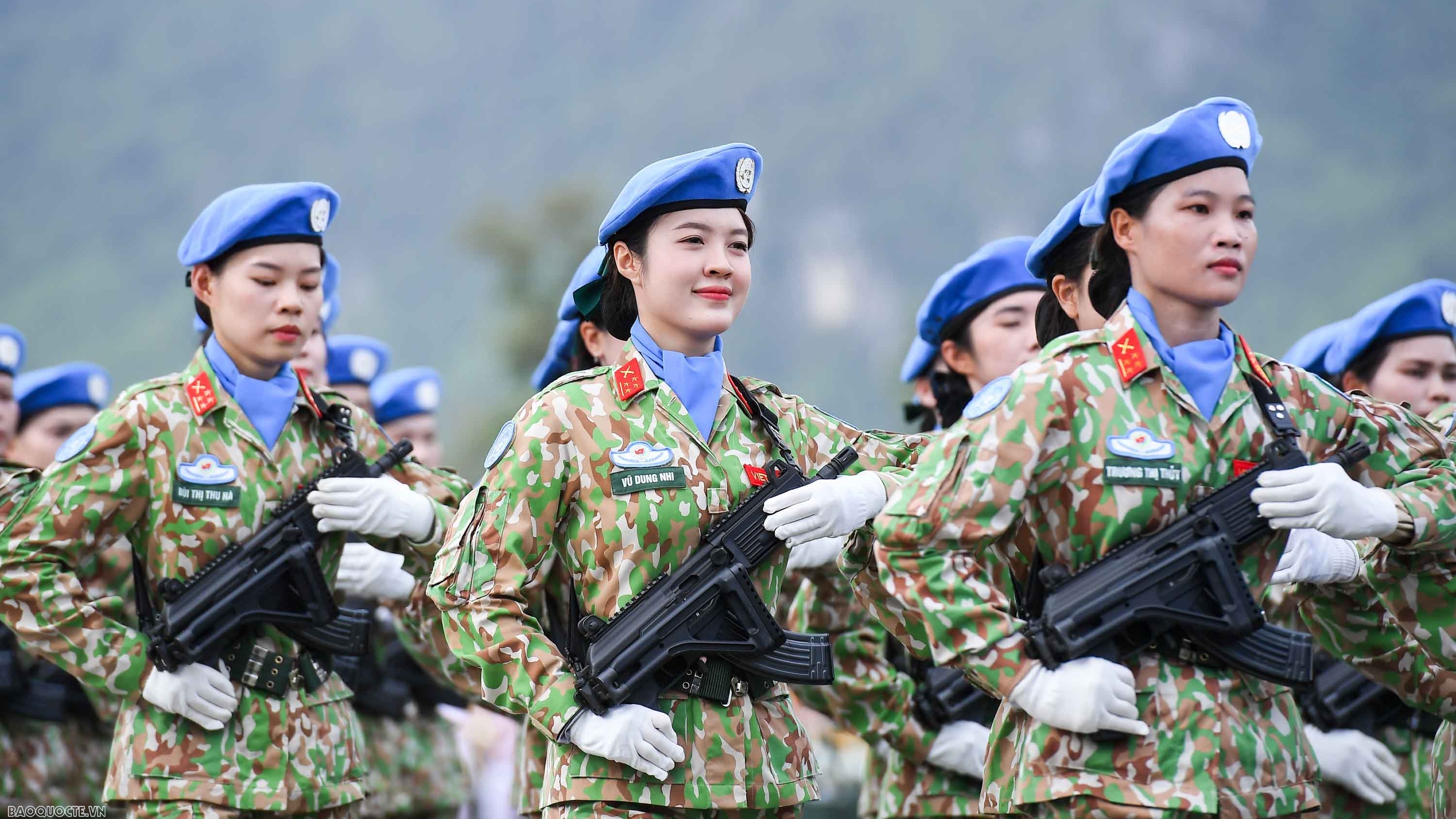 Chiến sĩ diễu binh vượt nắng, thắng mưa luyện tập