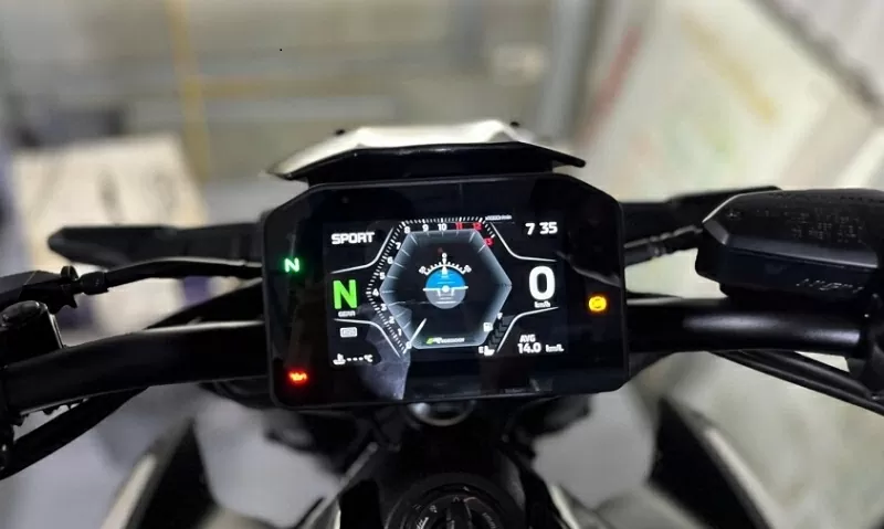 Mô tô phân khối lớn Kawasaki Z900 2025 ra mắt tại Việt Nam, giá 299 triệu đồng