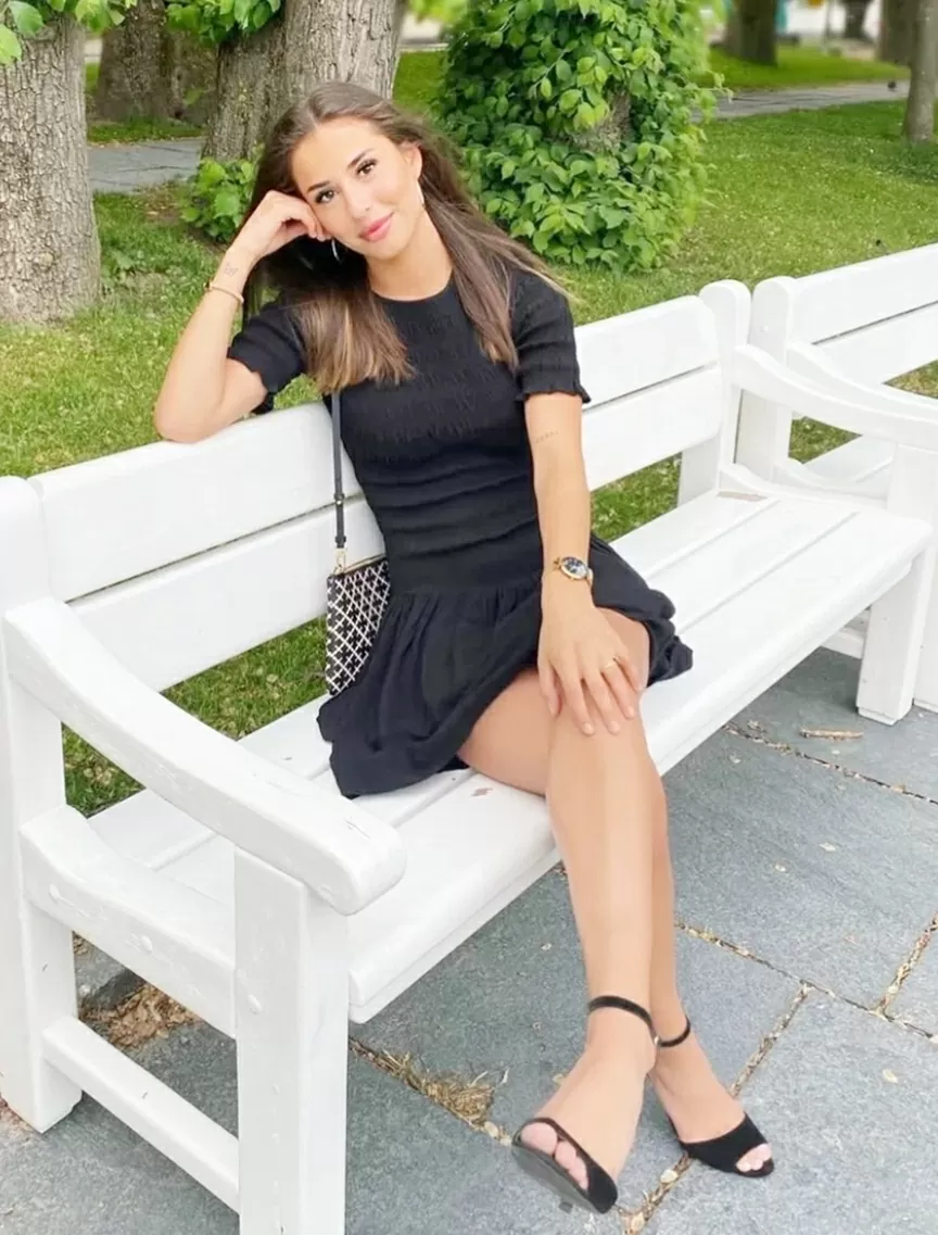 Bạn gái Erling Haaland ghi điểm với làn da bánh mật hoàn hảo và nụ cười rạng rỡ