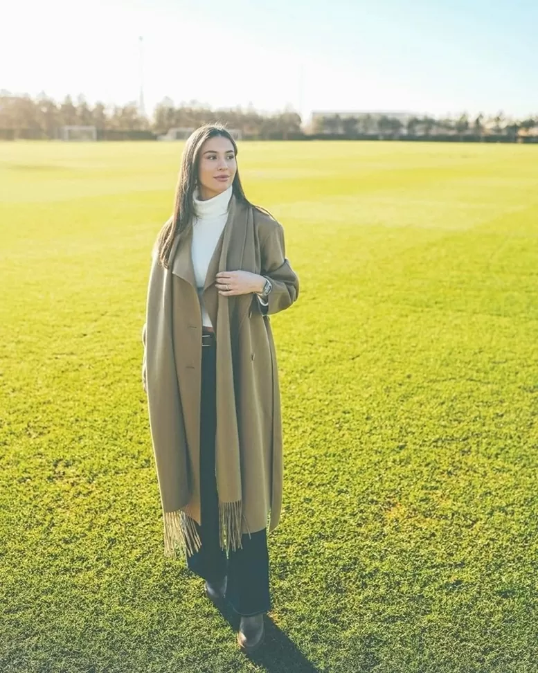 Bạn gái Erling Haaland ghi điểm với làn da bánh mật hoàn hảo và nụ cười rạng rỡ Bạn gái Erling Haaland ghi điểm với làn da bánh mật hoàn hảo và nụ cười rạng rỡ