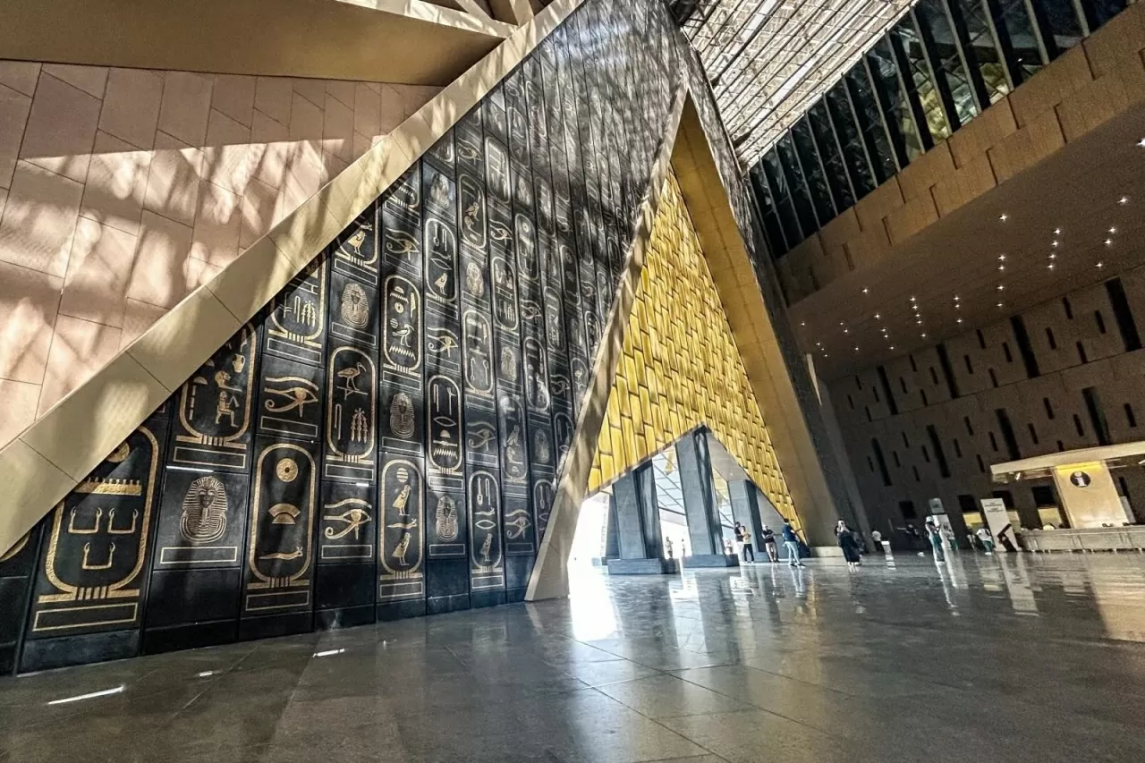 Choáng ngợp với không gian bên trong Đại bảo tàng Ai Cập
