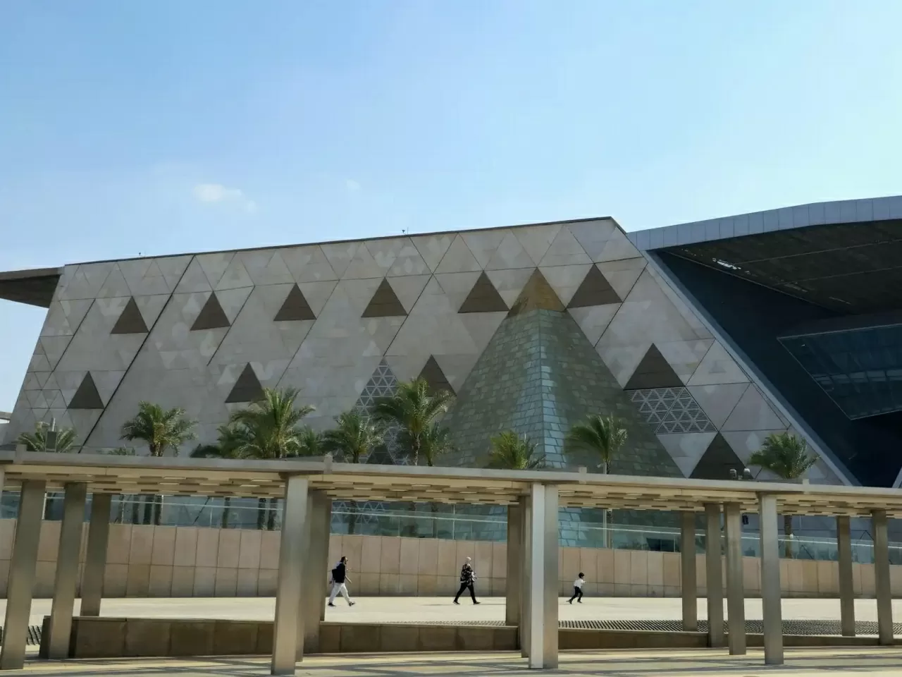 Choáng ngợp với không gian bên trong Đại bảo tàng Ai Cập