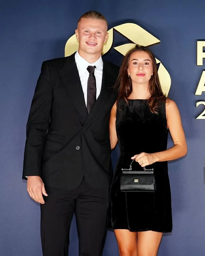 Bạn gái Erling Haaland ghi điểm với làn da bánh mật hoàn hảo và nụ cười rạng rỡ Bạn gái Erling Haaland ghi điểm với làn da bánh mật hoàn hảo và nụ cười rạng rỡ