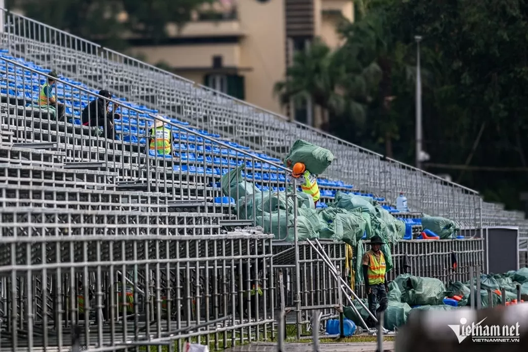 Gấp rút hoàn thiện lắp đặt các khán đài chuẩn bị Lễ diễu binh, diễu hành ngày Quốc khánh 2/9 Gấp rút hoàn thiện lắp đặt các khán đài chuẩn bị Lễ diễu binh, diễu hành ngày Quốc khánh 2/9