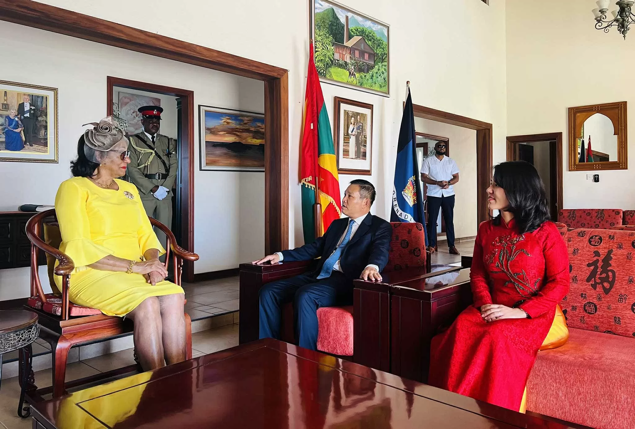 Đại sứ Vũ Trung Mỹ trình Thư ủy nhiệm lên Toàn quyền Grenada