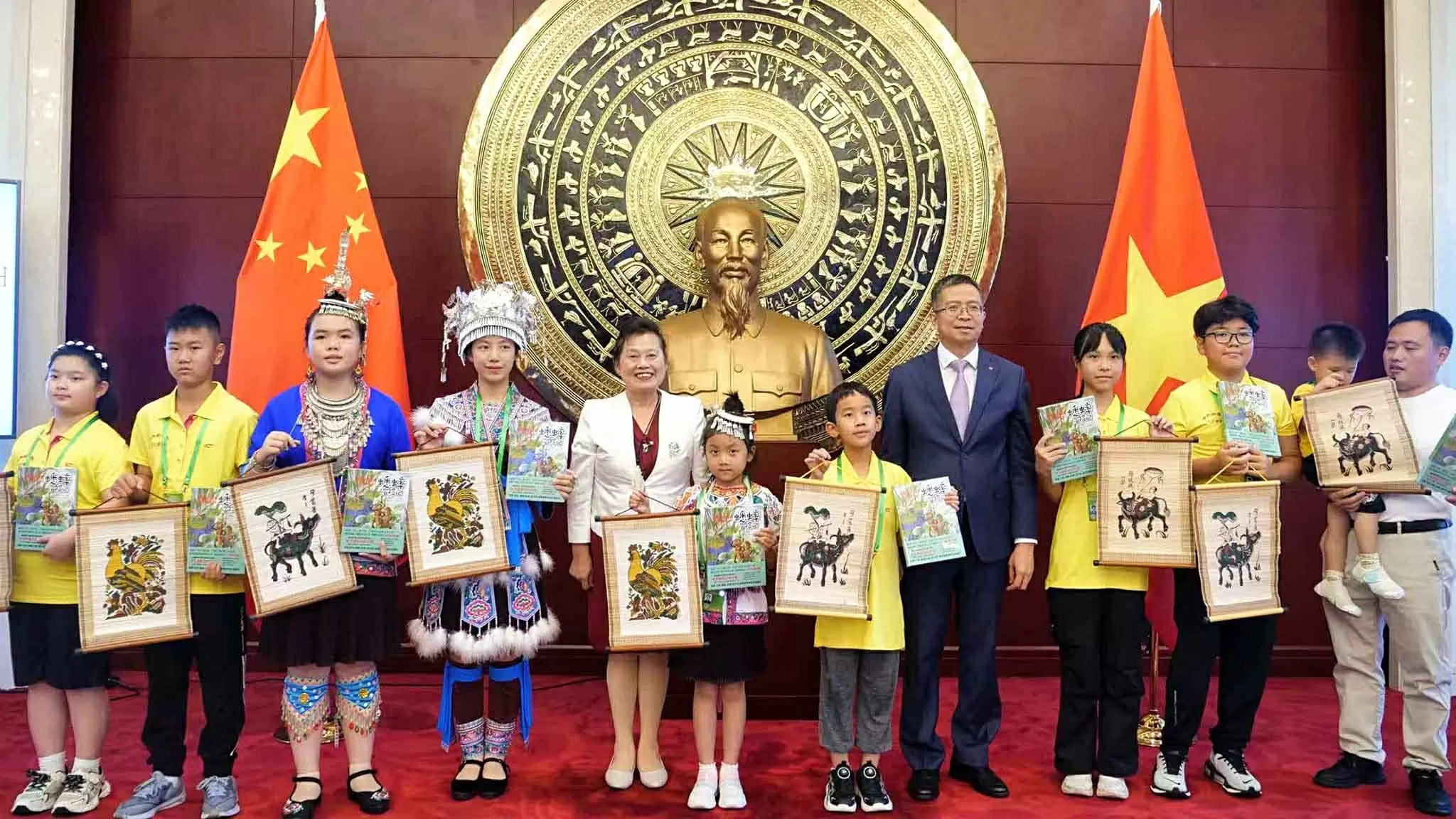 ‘Chứng nhân hữu nghị’ - thiếu nhi Việt-Trung giao lưu với Đại sứ Việt Nam tại Trung Quốc