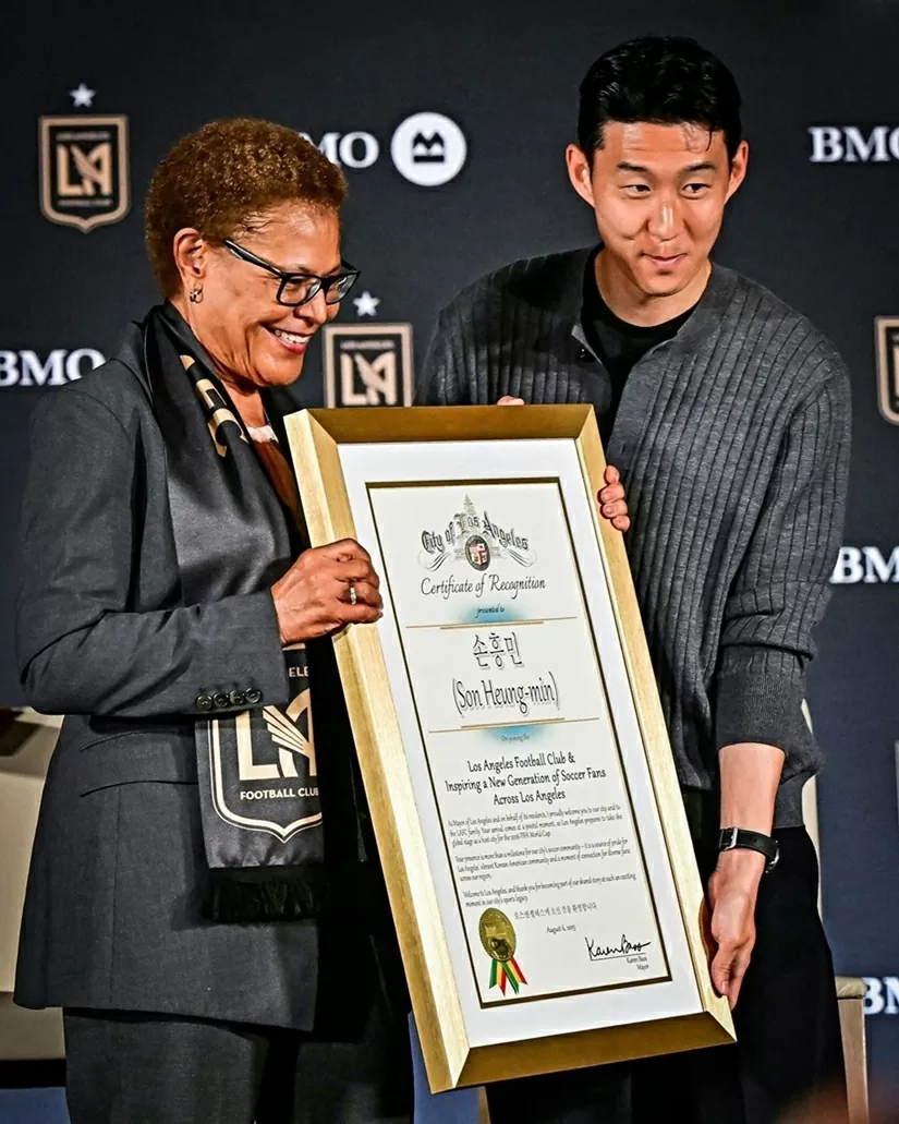 Son Heung Min chính thức trở thành cầu thủ đắt giá nhất lịch sử MLS Son Heung Min chính thức trở thành cầu thủ đắt giá nhất lịch sử MLS