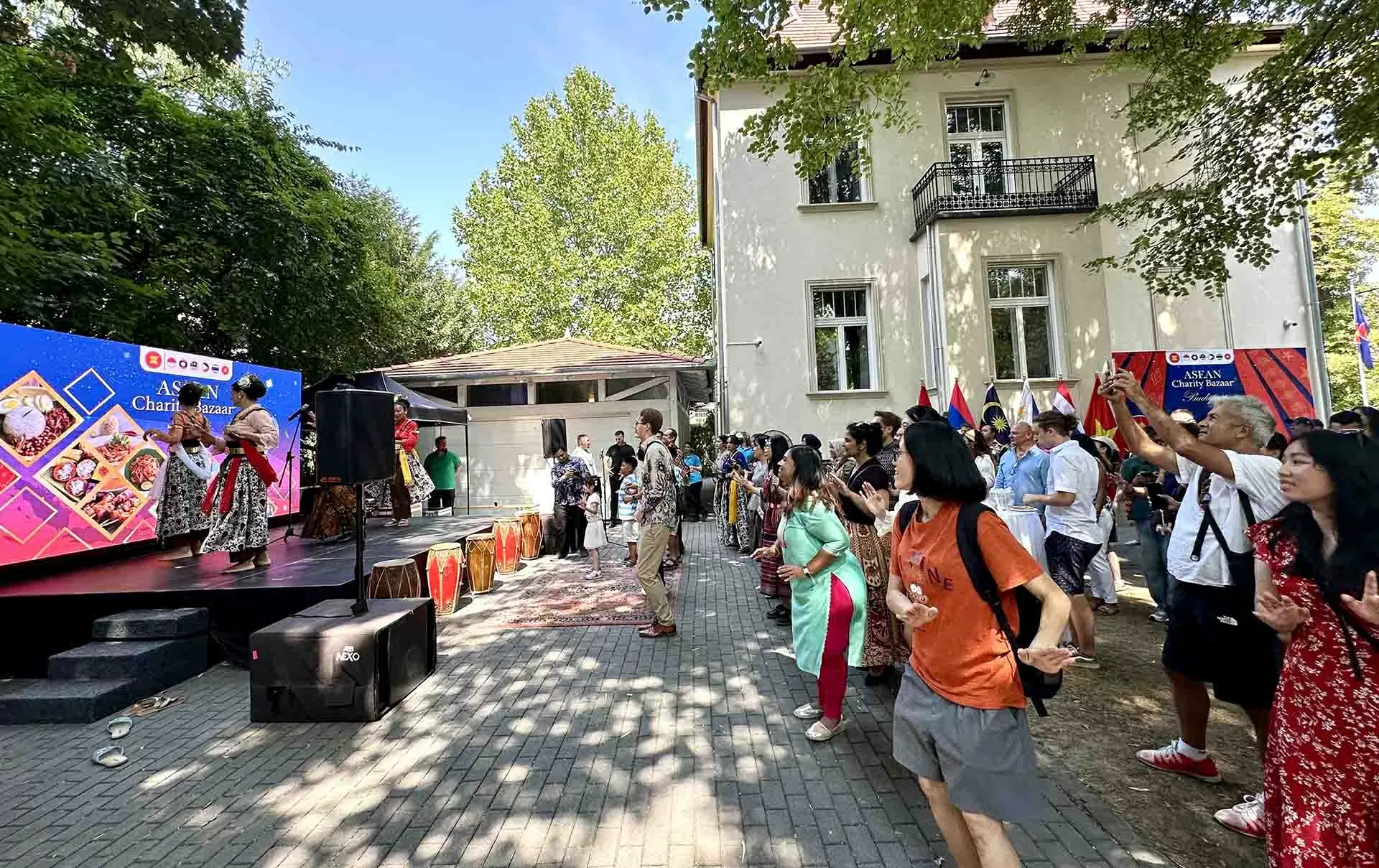 Kỷ niệm 58 năm thành lập ASEAN tại Hungary: Gắn kết cộng đồng, tôn vinh bản sắc