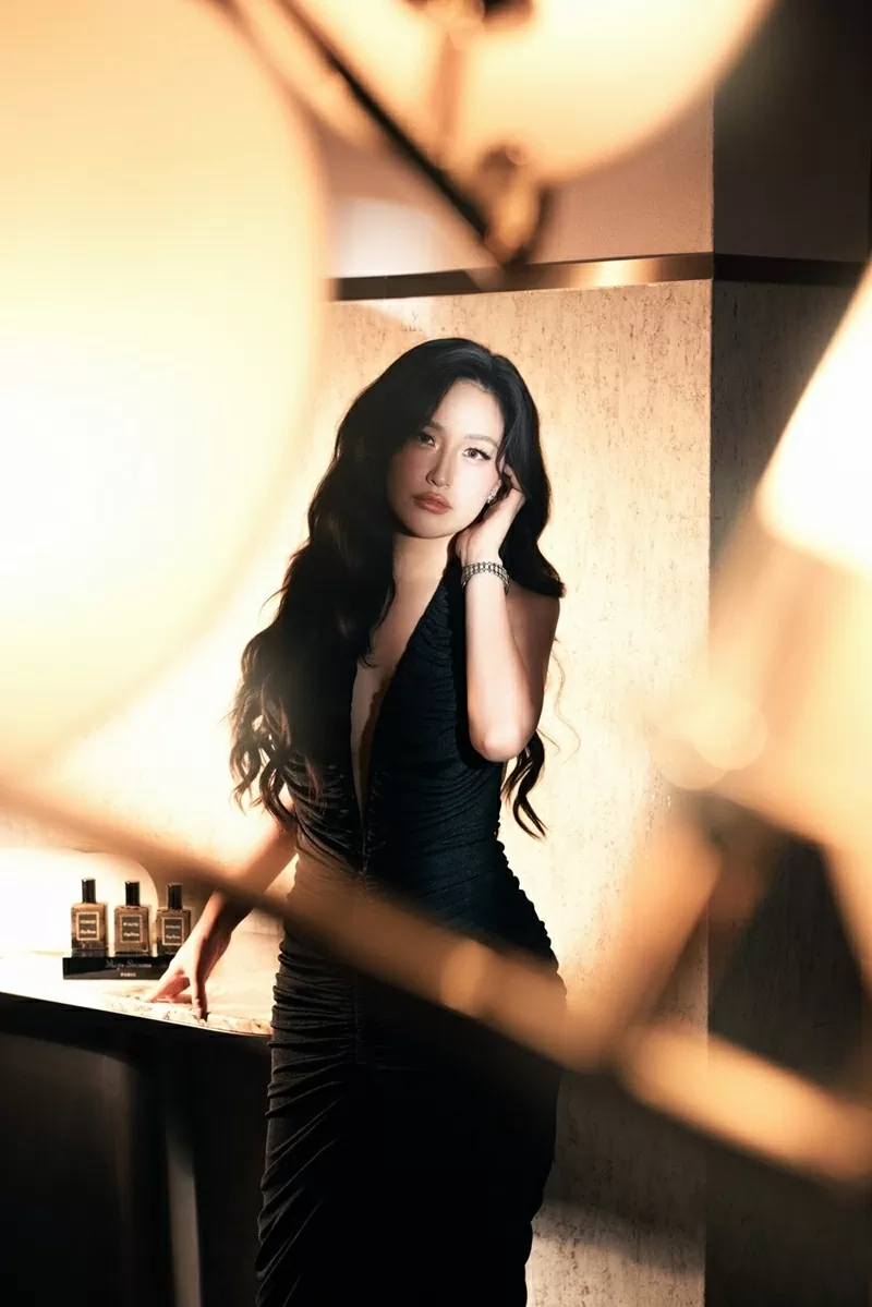 Mai Phương Thuý chụp ảnh rạng ngời đón tuổi 37, kỷ niệm 19 năm đăng quang Hoa hậu Việt Nam