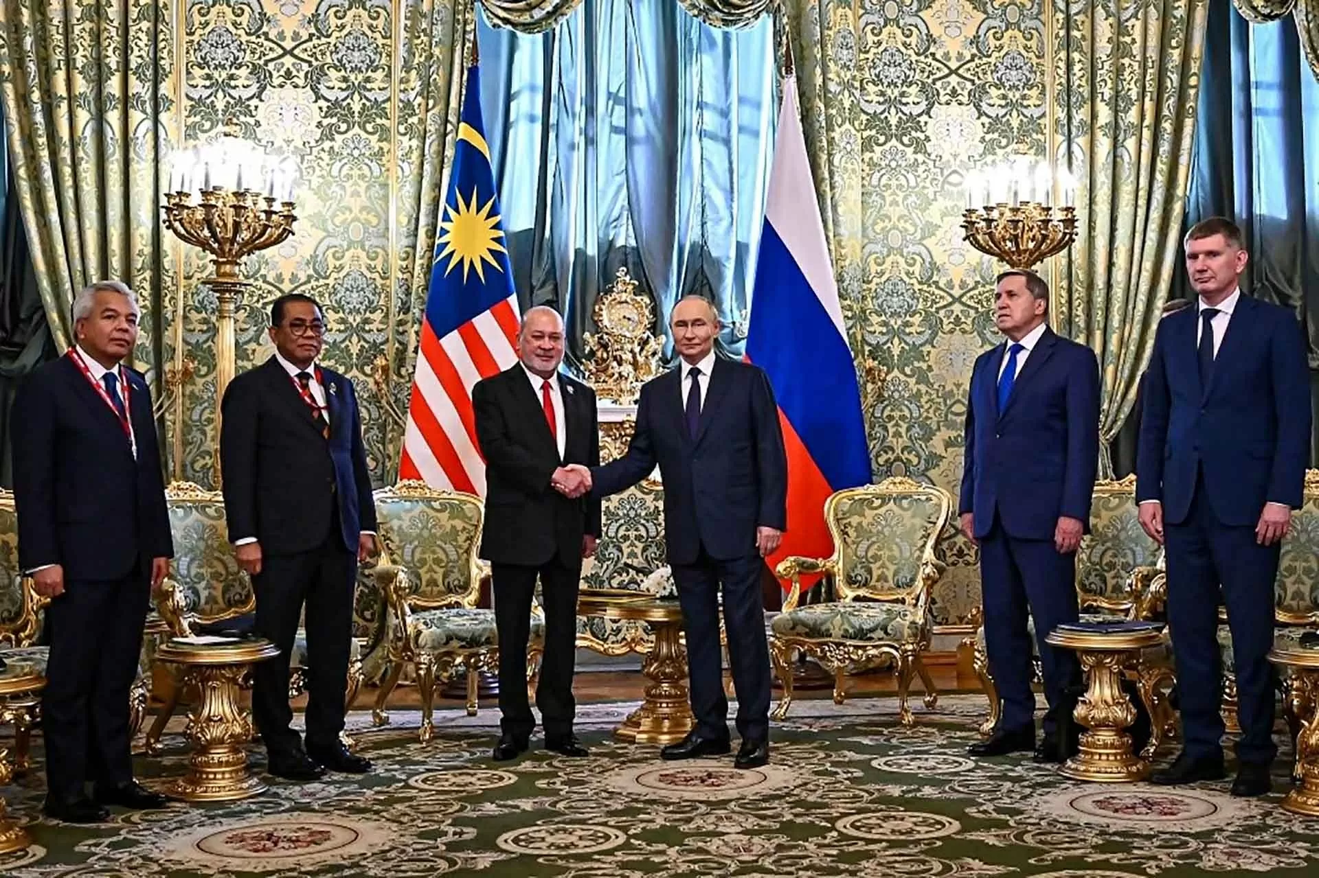 Chuyến thăm lịch sử của Quốc vương Malaysia