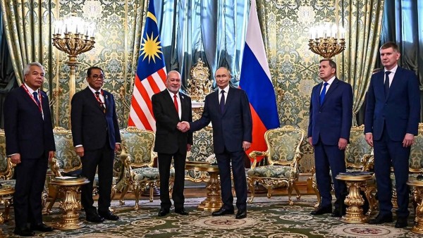 Chuyến thăm lịch sử của Quốc vương Malaysia