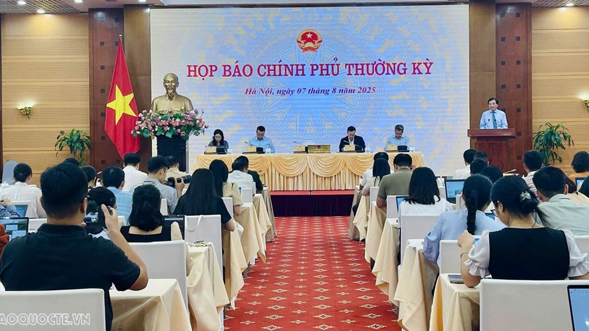 hop bao chinh phu sau sap nhap ngan hang nha nuoc co goi tin dung uu tien cho vay voi nhom can bo kho khan ve cho o di lai