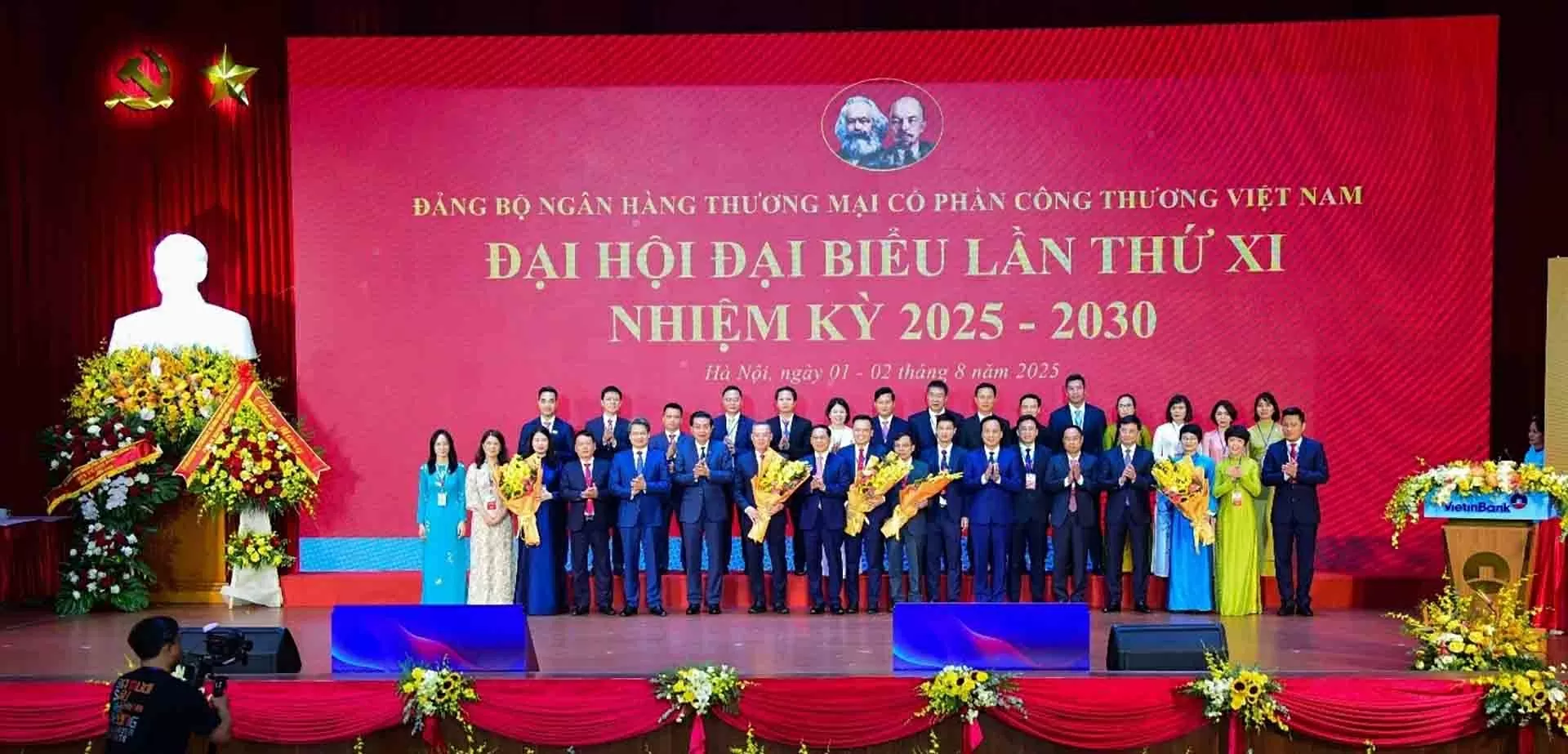 Đại hội Đảng bộ VietinBank: Cùng đất nước tiến mạnh trong kỷ nguyên mới Đại hội Đảng bộ VietinBank: Cùng đất nước tiến mạnh trong kỷ nguyên mới