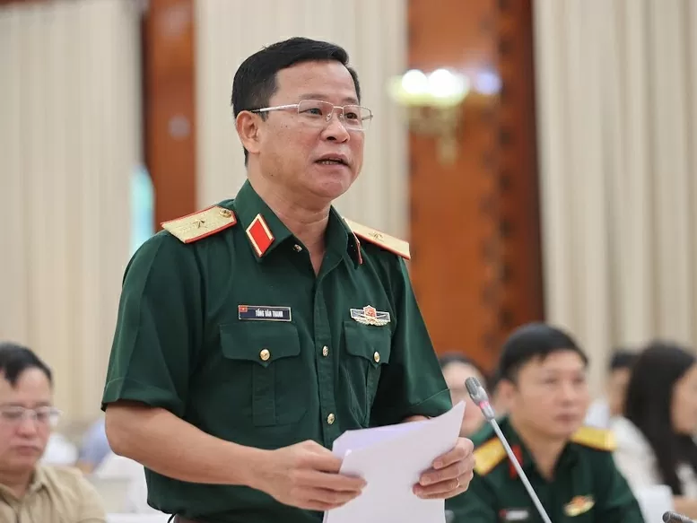 Thiếu tướng Tống Văn Thanh, Phó Cục trưởng Cục Tuyên huấn, Tổng cục Chính trị Quân đội Nhân dân Việt Nam, thông tin về chương trình diễu binh diễu hành kỷ niệm 80 năm Cách mạng tháng 8 và Quốc khánh 2/9. (Ảnh: Nhật Bắc)