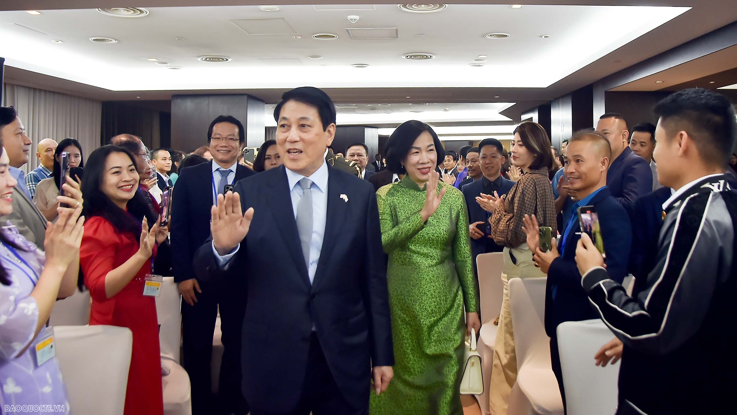 cong dong nguoi viet xay dung hinh anh dep ve dat nuoc tai angola