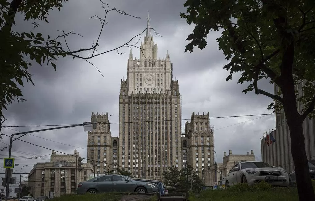 Phản ứng về chiến dịch bài Nga, Moscow triệu đại biện Italy