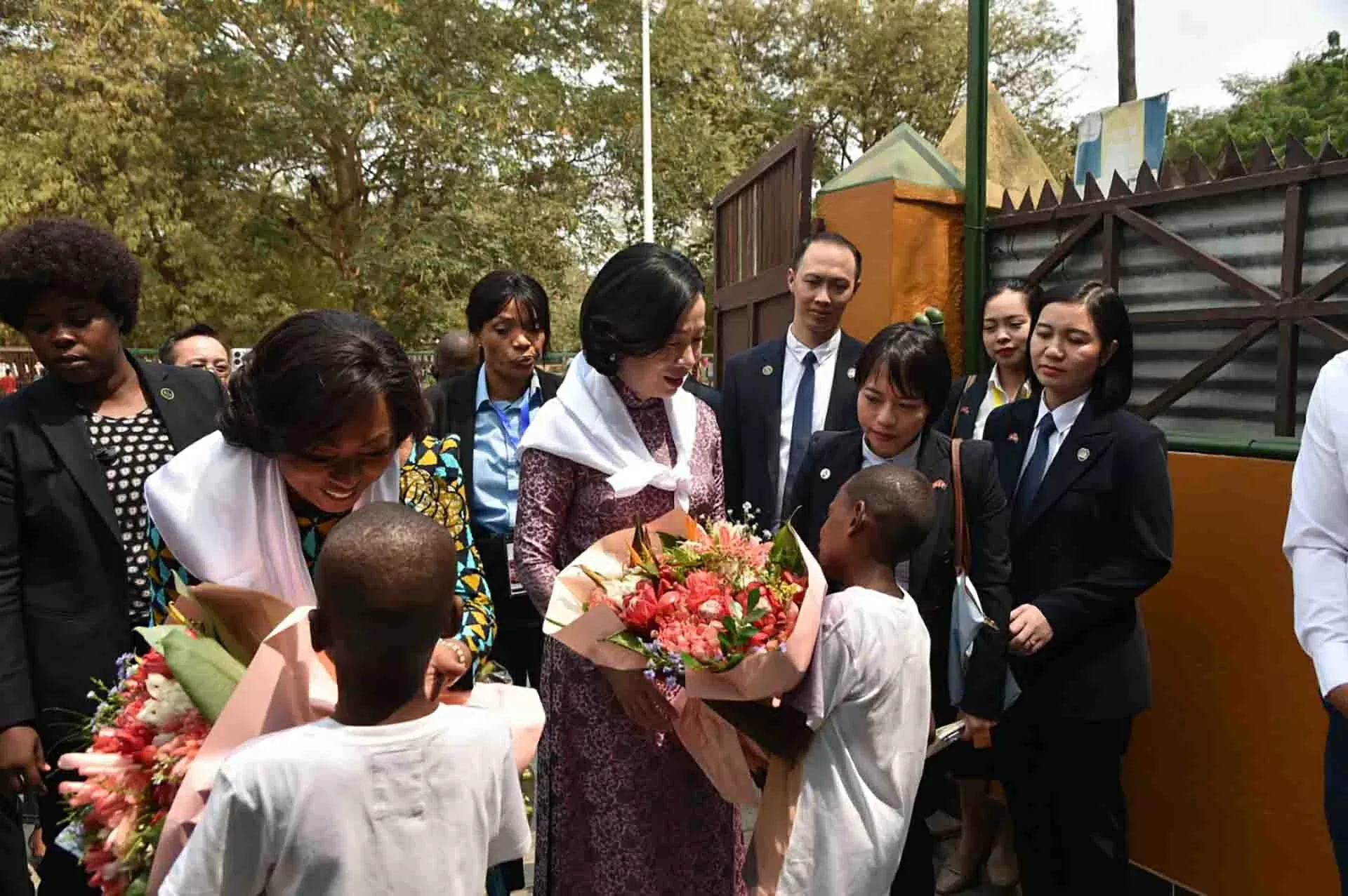 Phu nhân Chủ tịch nước thăm Trung tâm bảo trợ xã hội Remar Angola, lan tỏa thông điệp nhân văn và tình hữu nghị Việt Nam-Angola Phu nhân Chủ tịch nước thăm Trung tâm bảo trợ xã hội Remar Angola, lan tỏa thông điệp nhân văn và tình hữu nghị Việt Nam-Angola