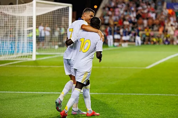 Ronaldo nhường Mane sút penalty trong ngày lập hat-trick Ronaldo nhường Mane sút penalty trong ngày lập hat-trick